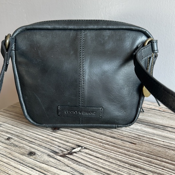 Lucky Brand Yucca Leather Fanny Pack In black - Picture 4 of 11